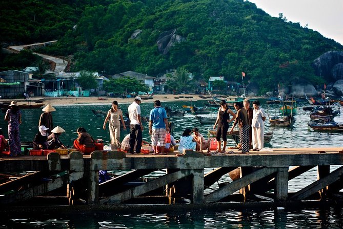 Cham Island Tour Snorkeling -Sunbathing - Nice Beach - Speedboat - How Much Value Do You Get for $39?