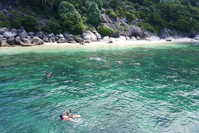 Cham Islands Snorkeling Tour by SpeedBoat from Da Nang - The first snorkeling stop