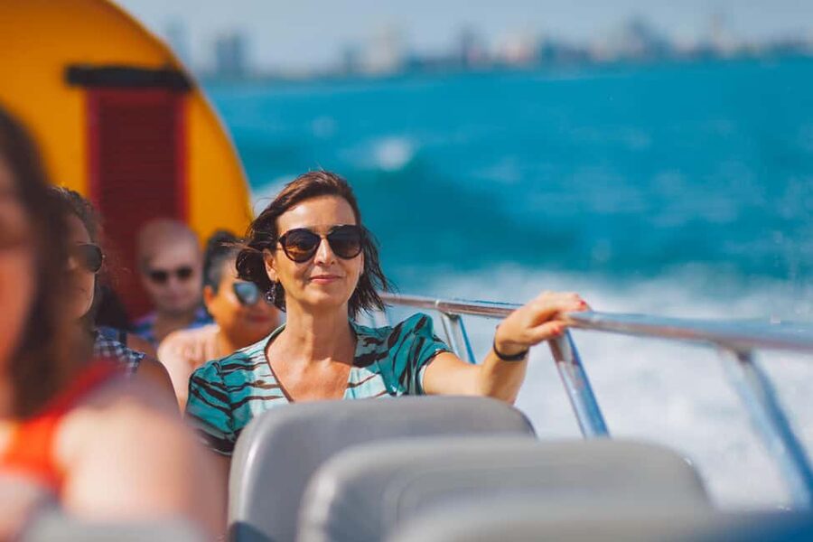 City Cruises Chicago: Seadog Lakefront Speedboat Ride - Family appeal and wheelchair access