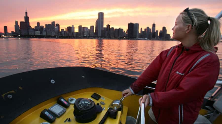 City Cruises Chicago: Seadog Speedboat Lake Firework Cruise - Access, age rules, and what to bring