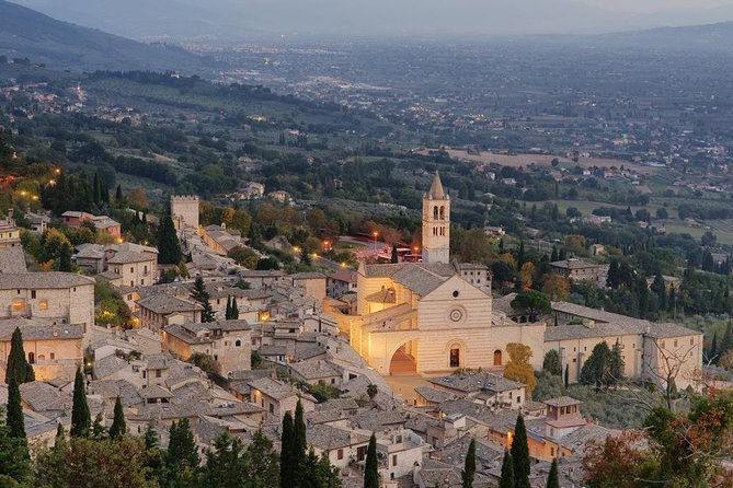 Day Trip: Speedboat Tour Of Lake Trasimeno With Lunch + Assisi Private Tour - Private format, meeting point, and daily planning