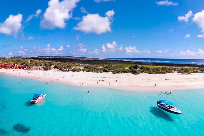 Discovery Powerboat Tour ,Snorkeling with Turtles & BBQ Lunch - Grand Case: the lunch stop with a choice of setting