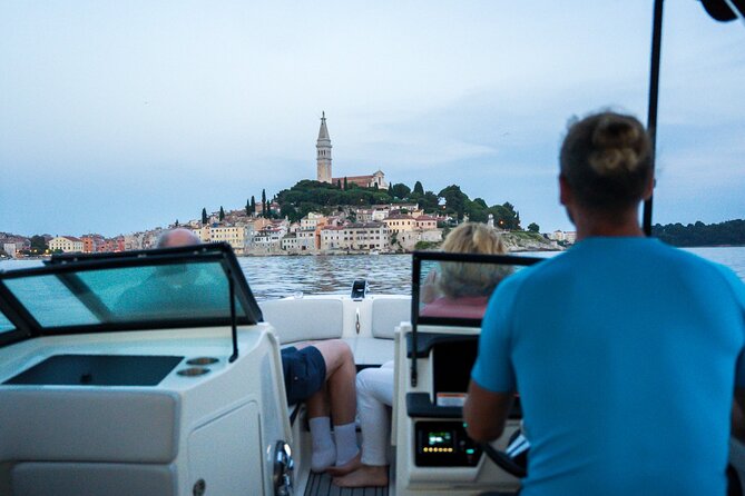 Dolphin Watching Sunset Speedboat Tour with Drinks in Rovinj - A 90-minute evening on the Adriatic