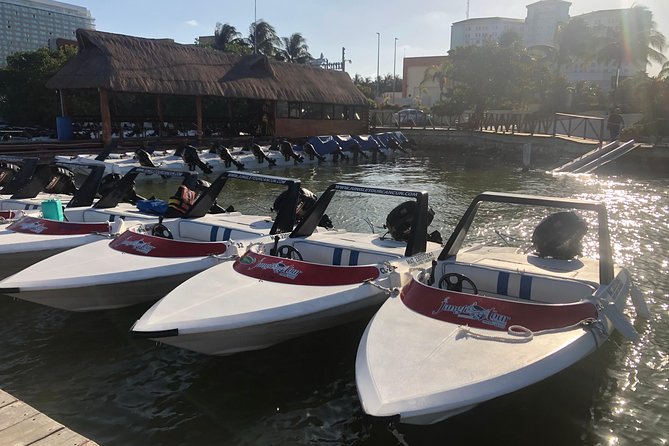 Drive the best speedboat in Cancun and feel the adrenaline. - The Fast Ride Back to the Marina