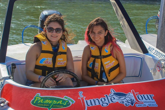 Drive the best speedboat in Cancun and feel the adrenaline. - Taking the Wheel Through the Lagoon