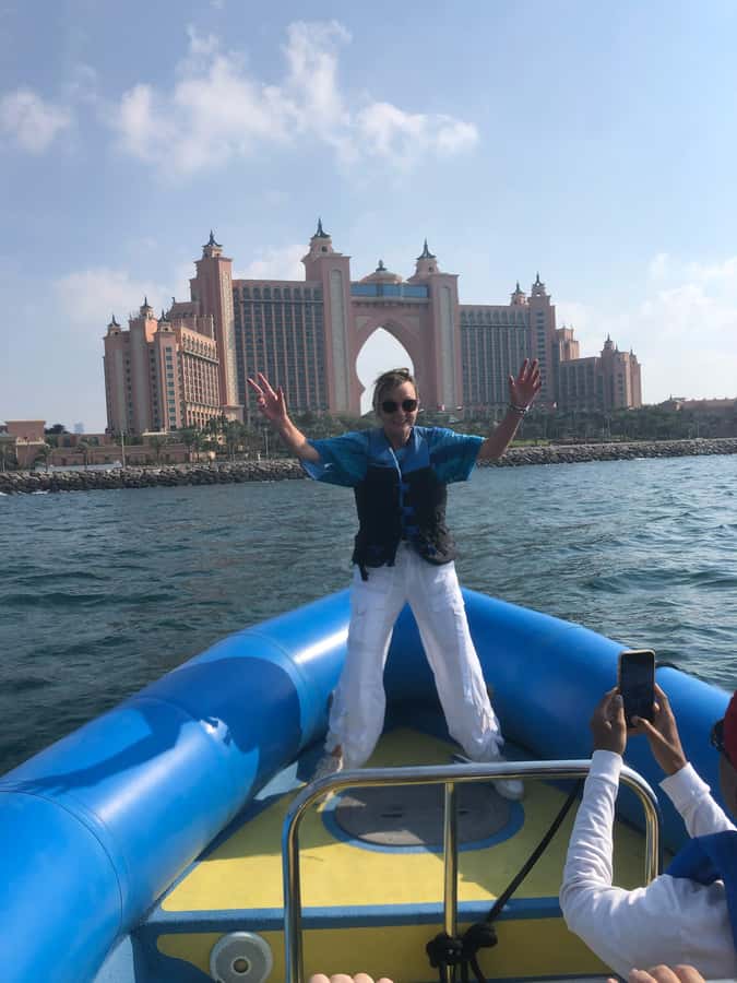 Dubai: Guided Speedboat Tour with City Sights & Ice Cream. - Seeing Burj Khalifa from the sea