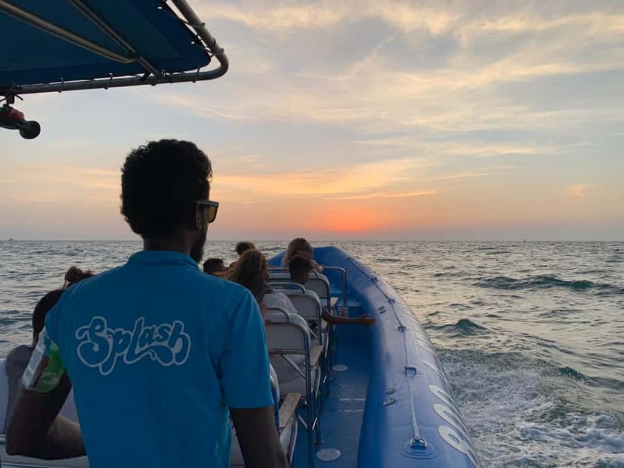 Dubai Marina : 1.5-Hour Atlantis Sightseeing Speedboat Tour - Safety, comfort, and who should skip it