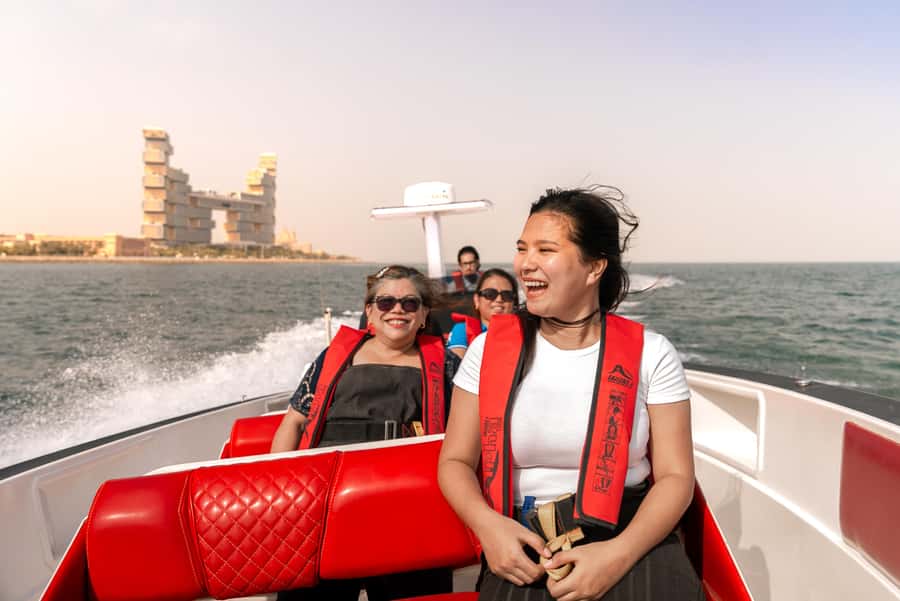Dubai Marina: 1-Hour Luxury Sightseeing Speedboat Tour - Ain Dubai and Bluewaters Island