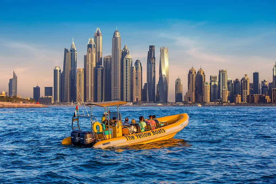 Dubai Marina: Guided Sightseeing Tour by Speedboat - Key points before you book