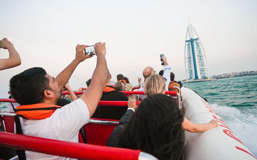Dubai: Sightseeing Speedboat Tour with Live Tour Guide - Bluewaters and Ain Dubai from the sea