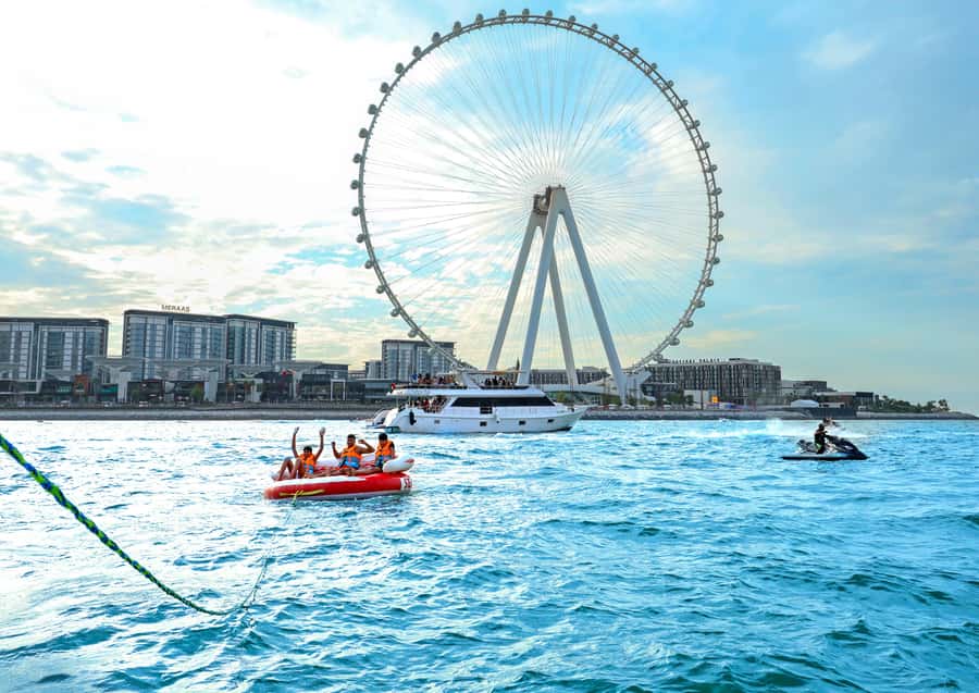 Dubai: Speedboat-Pulled Donut Ride Trip in JBR - Safety and the role of the instructors