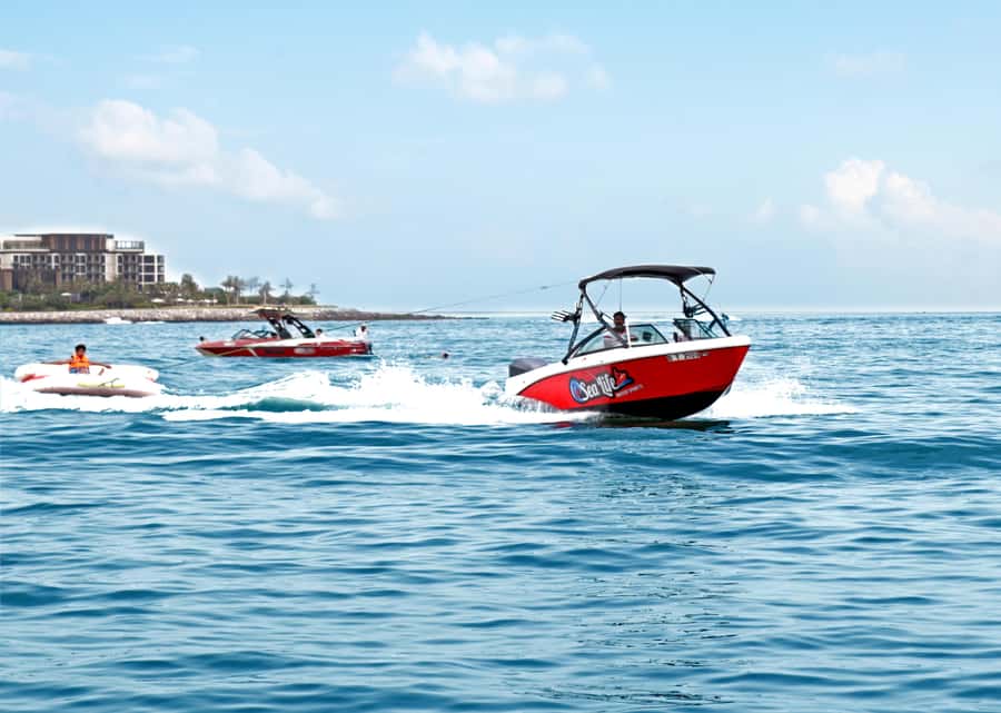 Dubai: Speedboat-Pulled Donut Ride Trip in JBR - Who will enjoy this most