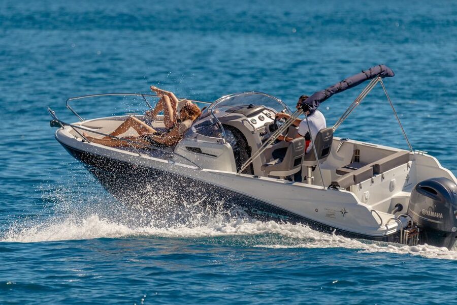 Dubrovnik: Elafiti Island Private Speedboat Tour - What the crew and boat add