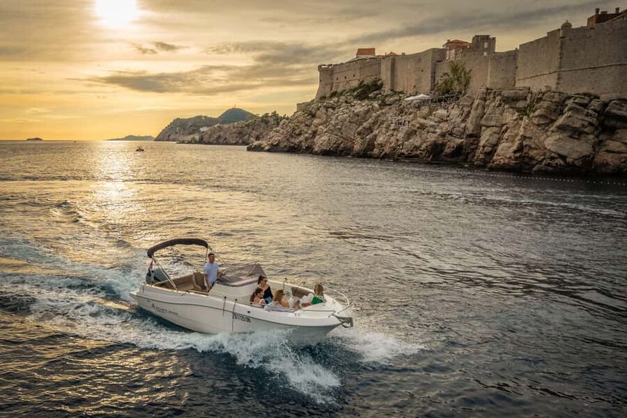 Dubrovnik Private Speedboat Tour to Elaphite Islands - Leaving Dubrovnik with Fort Lovrijenac in view