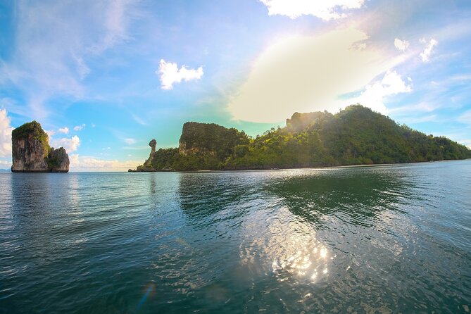 Early Bird Phi Phi and 4 Islands Tour by Speedboat from Krabi - Bamboo Island offers the best beach break