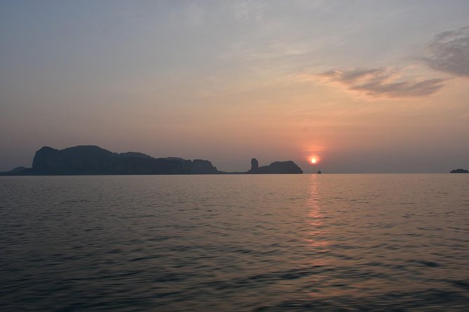 Early Bird Phi Phi Island & 4 Islands Speed Boat Tour from Krabi - Reaching Loh Samah Bay and Maya Bay