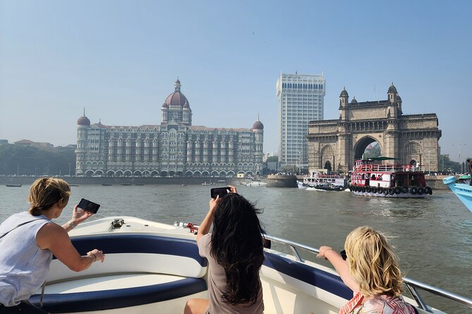 Elephanta Caves Private Tour by Speedboat - Fast & Luxurious - Reaching Elephanta Island by boat