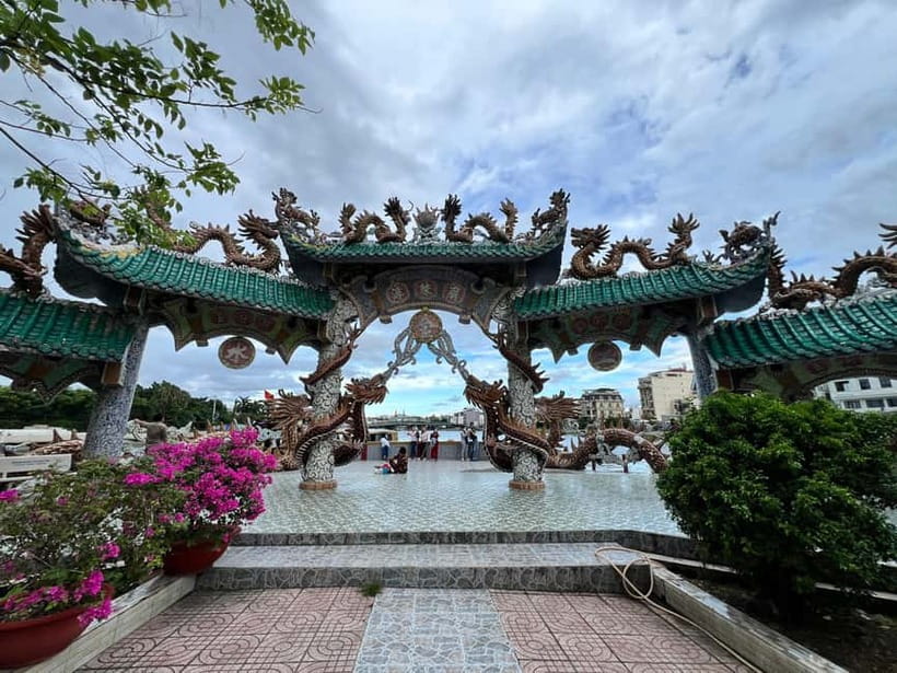 Enjoy Dragon Floating Temple Tour Vip & Premium Speed Boat - Phu Chau Floating Temple on the river
