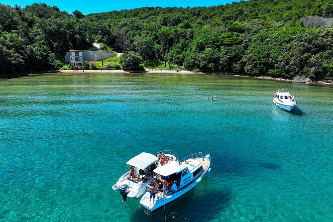Explore Islands and Blue Bay Snorkeling Adventure on Speedboat - Meeting at Zadar’s crowded boat pickup point