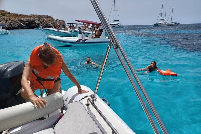 Favignana and Levanzo: Island tour by rib boat from Trapani - Levanzo changes the mood at Cala Faraglione