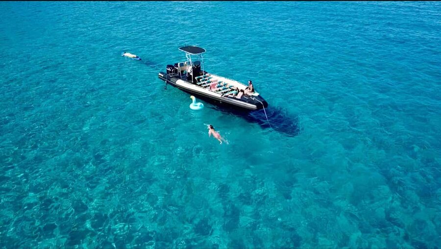 Fréjus: Estérel Calanques Speedboat Tour + Swim Stop - The captain-led cruise and the guides