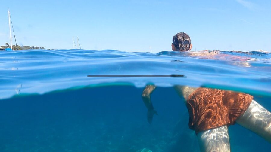 Fréjus: Estérel Calanques Speedboat Tour + Swim Stop - Why the Estérel looks different from the sea