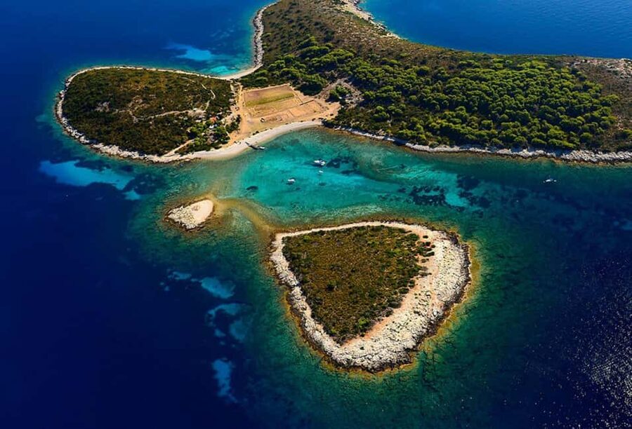 From Hvar: Blue cave group speedboat tour full day - The Green Cave and a choice on the water