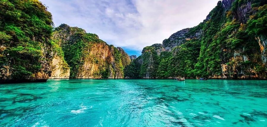 From Krabi: Phi Phi Islands Speedboat Day Tour - What to bring and what to leave behind