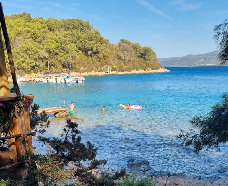 From Makarska: Full day private speed boat tour 3 islands - The best parts of the day at a glance