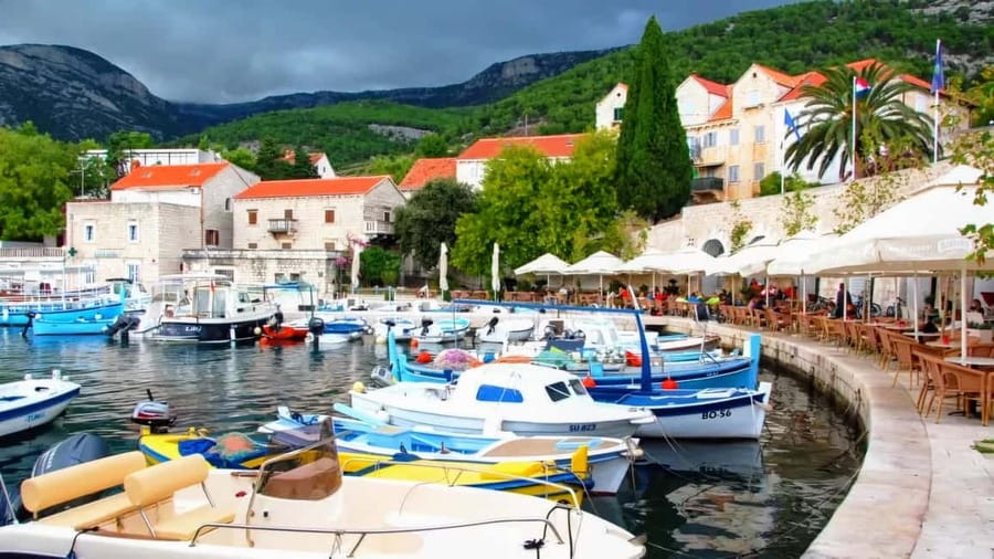From Makarska: Full day private speed boat tour 3 islands - Zlatni Rat, one of Brač’s signature views