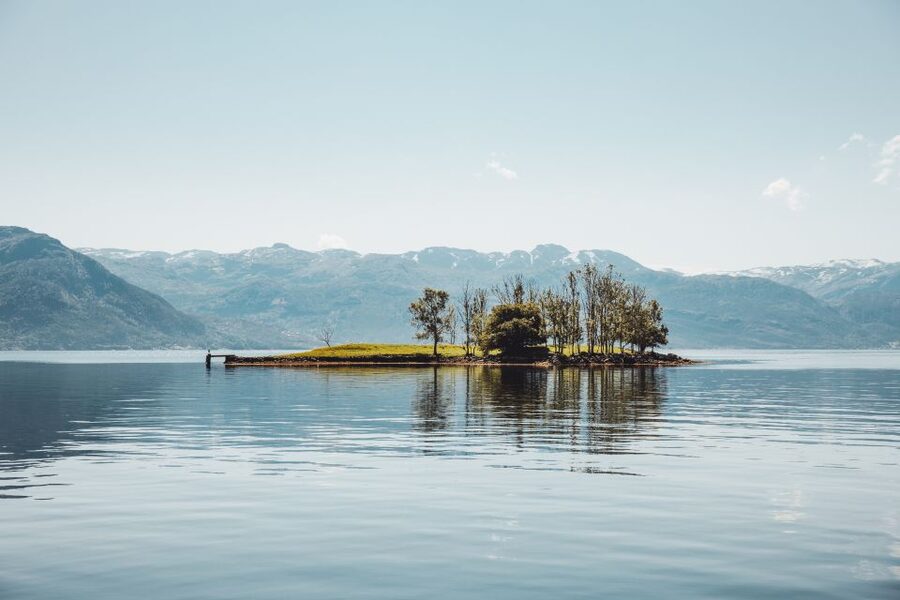 From Norheimsund: Hardangerfjord & Fyksesund RIB Fjord Tour - Stopping outside roadless Botnen