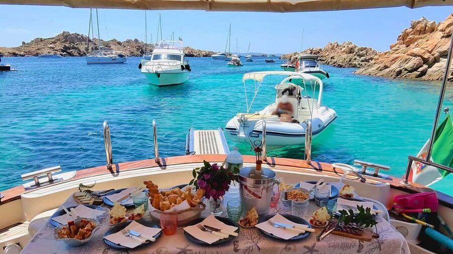 From Palau: South Corsica Trip by Wood Speedboat with Lunch - What the boat provides during eight hours