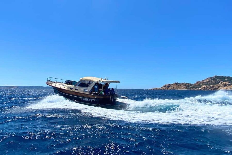 From Palau: South Corsica Trip by Wood Speedboat with Lunch - Lavezzi: your first long swim stop