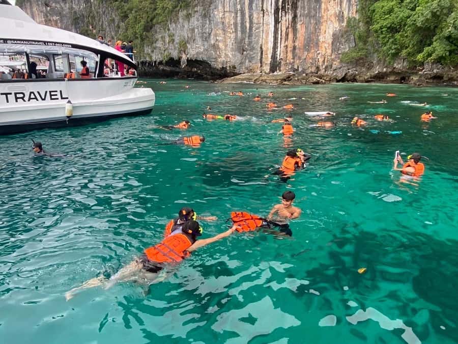 From Phi Phi : One Day Trip by speedboat with Lunch - What the group size means on the water
