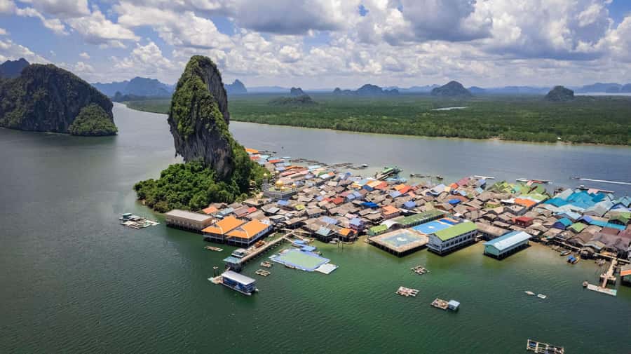 From Phuket: Premium Speedboat Tour to James Bond & Ko Panyi - Panak Island, caves, and a lagoon