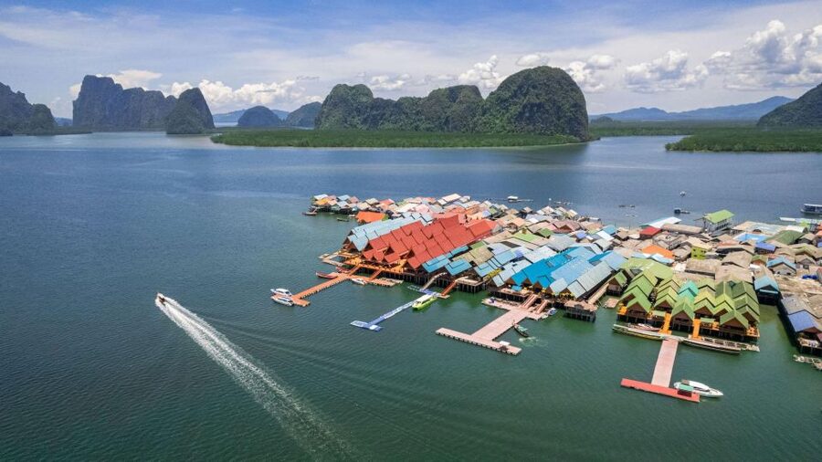 From Phuket: Premium Speedboat Tour to James Bond & Ko Panyi - James Bond Island and the famous movie rock