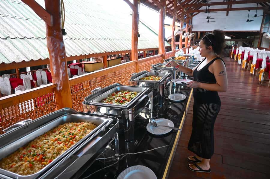 From Phuket: Premium Speedboat Tour to James Bond & Ko Panyi - The speedboat ride and group comfort