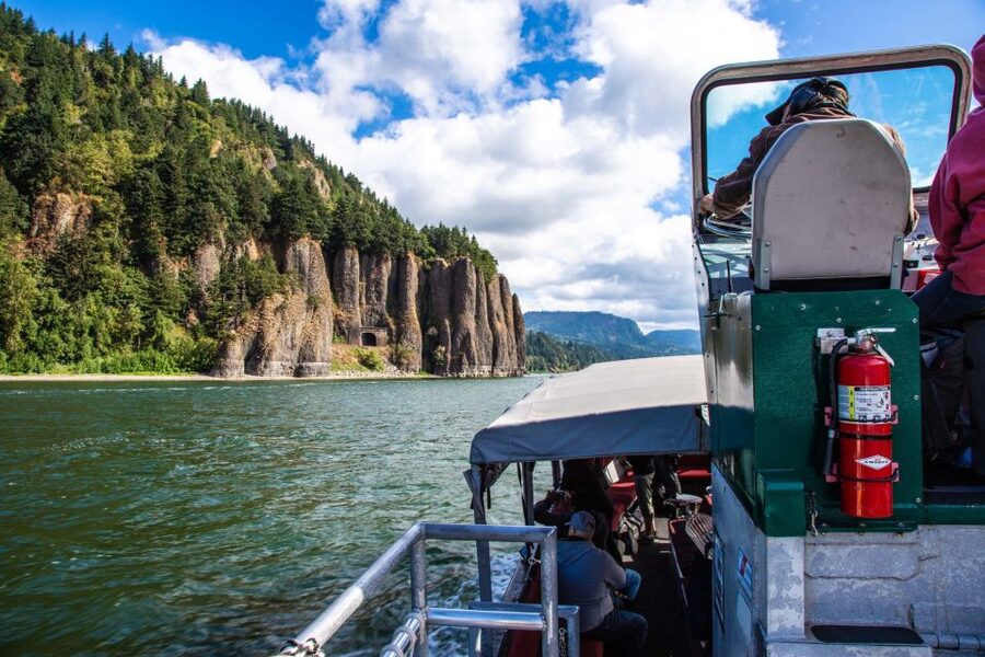 From Portland: 7 Wonders of the Gorge Jetboat Cruise - The rush of a 45-mph ride