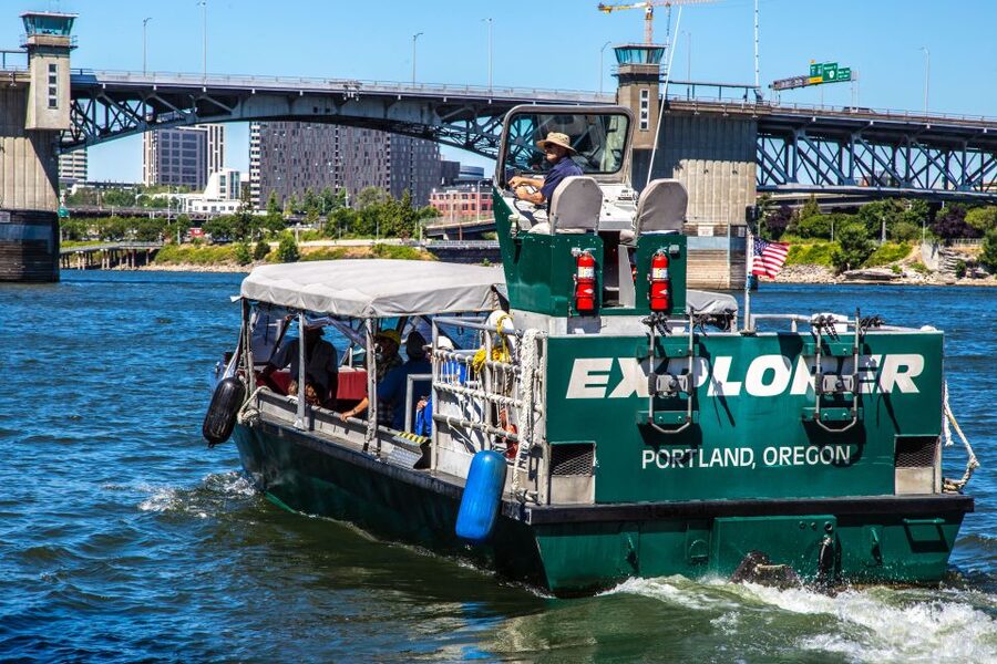 From Portland: 7 Wonders of the Gorge Jetboat Cruise - How the guide and captain shape the trip