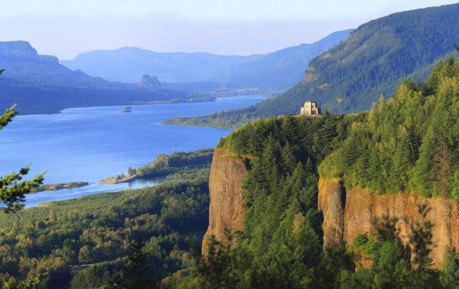 From Portland: 7 Wonders of the Gorge Jetboat Cruise - Leaving the Willamette for the Columbia