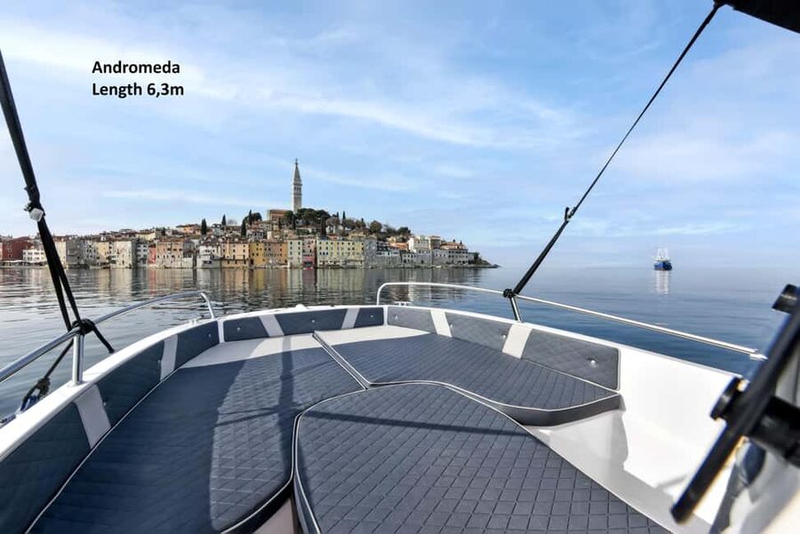 From Rovinj: Sea Caves & Sandy Levan Island Speedboat Tour - Levan Island and its sandy beach