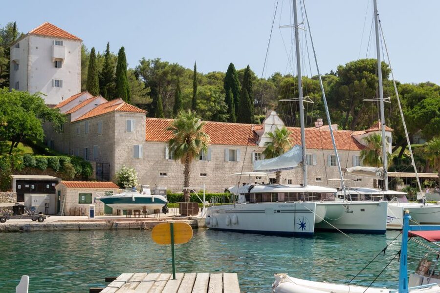 From Split: Blue Lagoon, Šolta, and Trogir Speedboat Tour - What to pack and how to make the day better