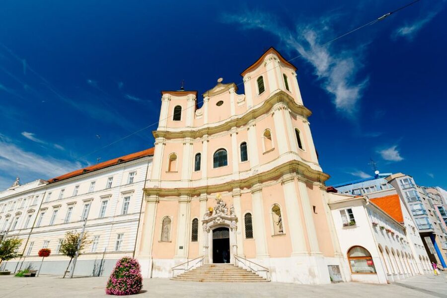 From Vienna: Guided Tour to Bratislava with Speed Boat Ride - Is the $111 price good value?