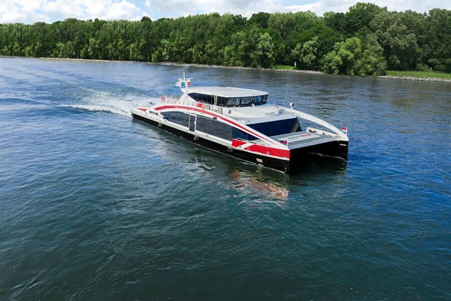From Vienna: Guided Tour to Bratislava with Speed Boat Ride - Starting at the Vienna Opera