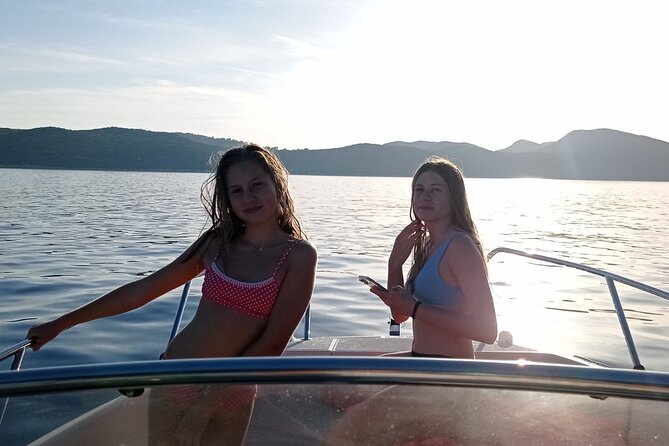 Full- Day Private Speedboat Tour in Dubrovnik on Elaphiti Islands - Šunj Beach gives you two full hours