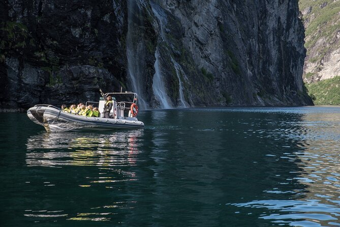 Geiranger: RIB Fjordsafari Geirangefjord - Cruise Ship Timing and Practical Planning