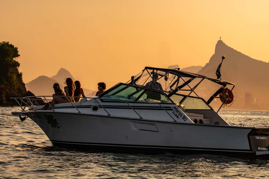 Glória: Sunset Speedboat Cruise with Drinks and Snacks - Key points to know before booking
