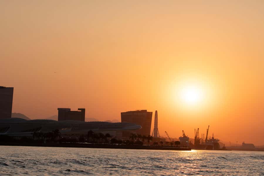 Glória: Sunset Speedboat Cruise with Drinks and Snacks - Niterói MAC, where architecture takes center stage