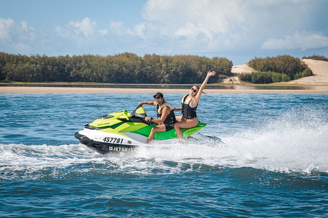 Gold Coast & Surfers Paradise - Parasail & V8 Jetboat Combo - Who should book this experience