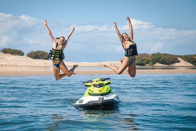Gold Coast V8 Jet Boat Rapid Ride - Sovereign Islands mansions from the water